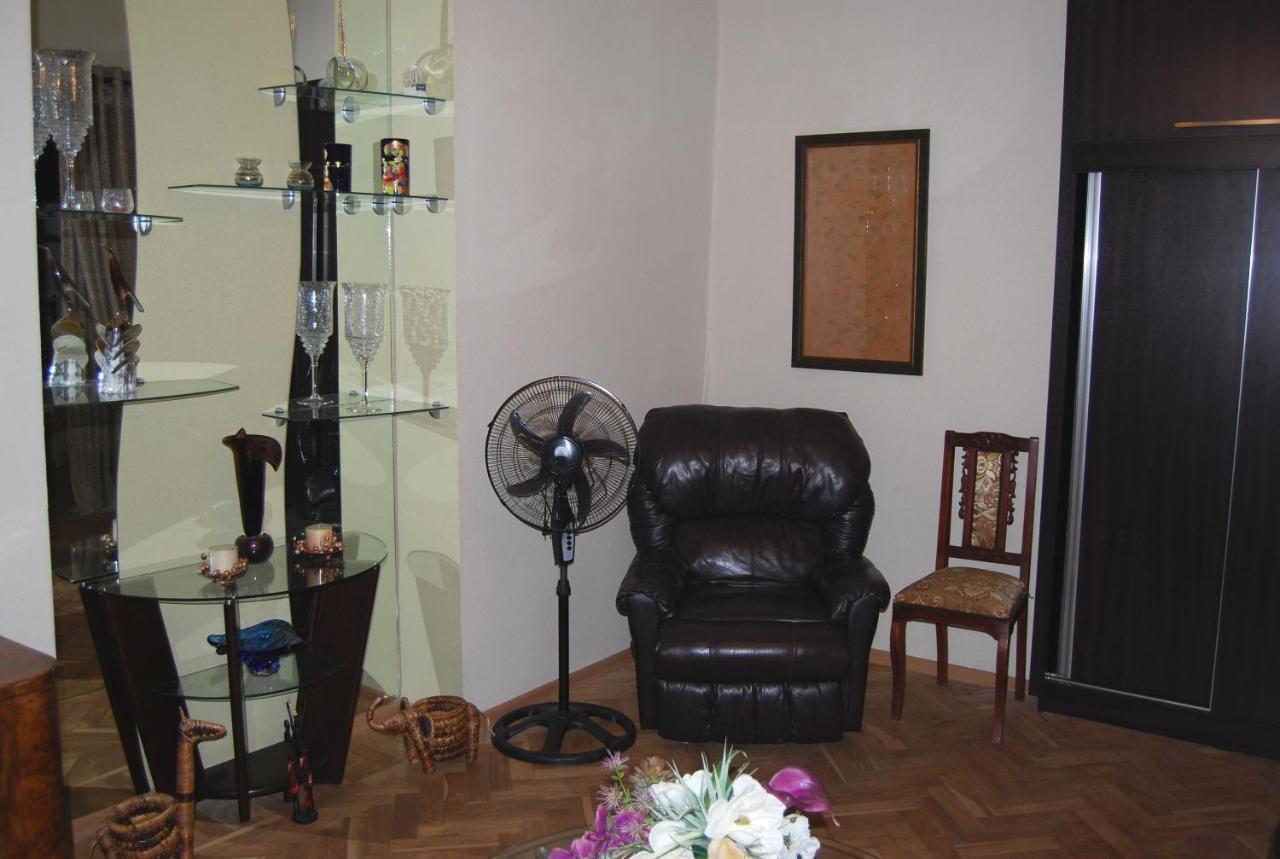 Center Apartment Tbilisi Eksteriør bilde